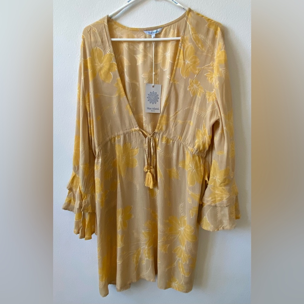 NWT Blue Island V-Neck Dress is a yellow-tan floral beach dress cover-up L